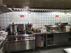 C12281昌吉市建设路回民小吃街正对面温暖十里米粉店转