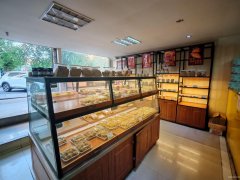 C12288蟠龙山庄出车口78平蛋糕店转让