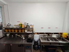 C12305位于呼图壁县吉祥苑美食街附近餐饮店转让