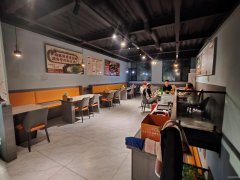 C12325八道湾南湖东路北六巷140平餐厅转让