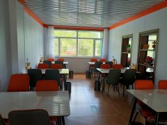 C12345位于昌吉市中山路金城维也纳东门临街餐饮店转让