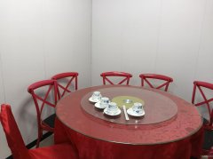 C12348位于昌吉市青年南路和畅园小区附近临街餐饮店转让