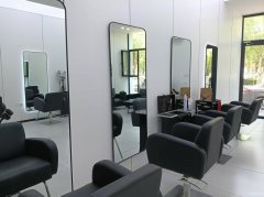 C12362位于五家渠市贝鸟语诚小区附近经营中美发店转让