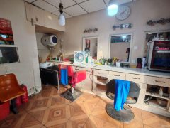 C12385延安路金湾园小区18平美发店转让