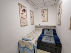 C12389粮校市场60平足浴店转让