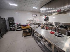 昌吉市昌五路农博园景区对面餐厅转让（年租3万）