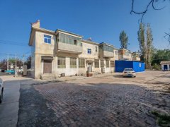 C12449呼图壁大丰镇卫生院对面300平旺铺出售