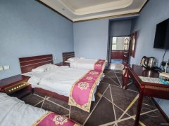 C12474阜康购物城临街700平旺铺出租