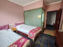 C12474阜康购物城临街700平旺铺出租