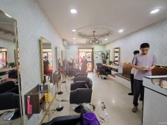 C12478和田二街50平美发店转让空转