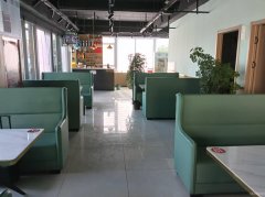 C12494位于五家渠市上海公馆门口餐饮店转让