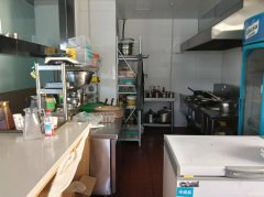 C12494位于五家渠市上海公馆门口餐饮店转让