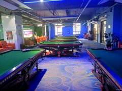 C12503位于呼图壁皇城一号附近临街台球会所转让