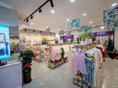 C12518呼图壁曙光商业广场85平内衣店转让