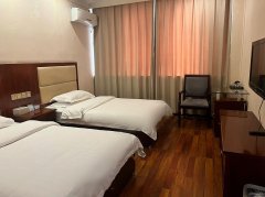 C12529位于昌吉市繁华地段经营中酒店转让