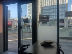 C12550位于昌吉中山路枫叶广场2楼营业中商铺出租