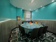 C12553阜康瑶池明珠北门166平餐厅转让