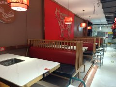 C12622位于昌吉市长宁路繁华地段餐饮店转让