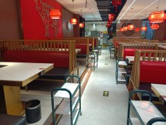 C12622位于昌吉市长宁路繁华地段餐饮店转让