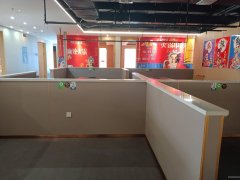 C12639位于阜康市滨河新居附近临街商铺出租