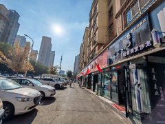 C12672北园春海鲜市场60平美发店转让