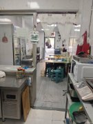 C12700昌吉市红旗西路和谐阳光水岸斜对面临街小吃店转让