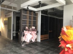 C12705商铺出售 昌吉市华凌市场内商铺出售