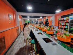 C12726粮校市场大门口150平转转火锅店转让