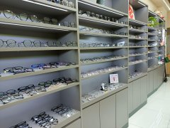 C12748位于昌吉市中山路中山商务广场内临街眼镜店转让