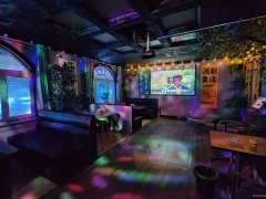 C12779阜康团结西路130平酒吧转让