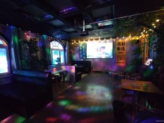 C12779阜康团结西路130平酒吧转让