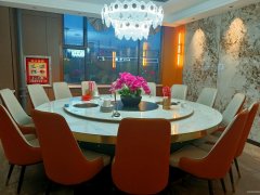 C12783位于吉木萨尔县金地花园附近临街餐饮旺铺转让