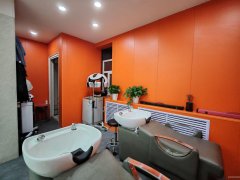 （成功案例）C12785荷兰小镇2期65平美发店转让