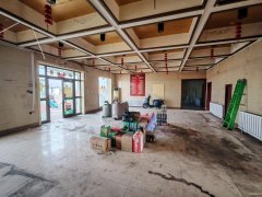 C12824阜康工业园216国道大型停车场旺铺出租