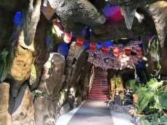 C12828位于昌吉市南公园西路经营中火锅店转让