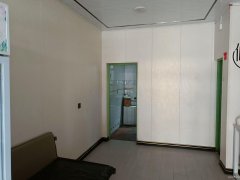 C12876位于昌吉市商城路临街门面空店转让