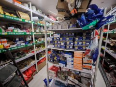 C12881喀什东路吾悦花园城40平五金店转让