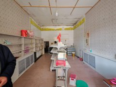 C12884呼图壁学府春天小区60平旺铺出租