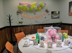 C12903位于阜康市公元六号西门临街餐饮旺铺转让