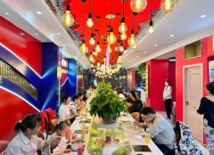 C12941位于新疆阿克苏市南大街与乌喀路附近营业中火锅店转