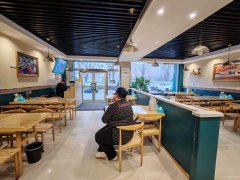 C12949阜康迎宾路电力公司对面220平餐厅转让