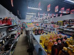 C12958阜康公园6号步行街180平超市转让