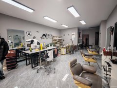 C12968美林花园北区72平美发店转让