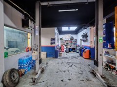 C12988长青四队南湖中学对面170平汽车修理店转让