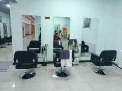 C13009位于昌吉市职业技术学院校区内经营中美发店转让