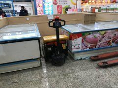 C13013位于乌市海鸿物流港内T区28号空铺出租