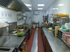 C12861位于昌吉市解放路经营中快餐店转让