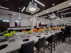 C13020新疆大学博达校区南区130平小火锅转让