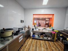 C13031米东区稻香南路130平卤味店转让