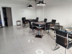 C13066昌吉中山北路青岛花苑二期大门口独家营业中棋牌室转